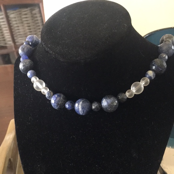 Lapis and crystal clear quartz necklace - Picture 4 of 8